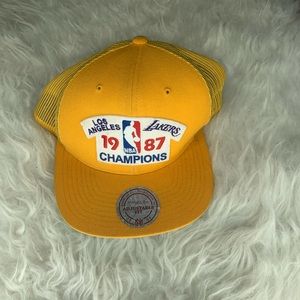 Vintage Lakers 1987 champions hat